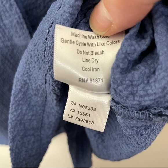 Norm Thompson Button Up Tunic Shirt Women's L Large Blue Textured Long Sleeves - Picture 6 of 14